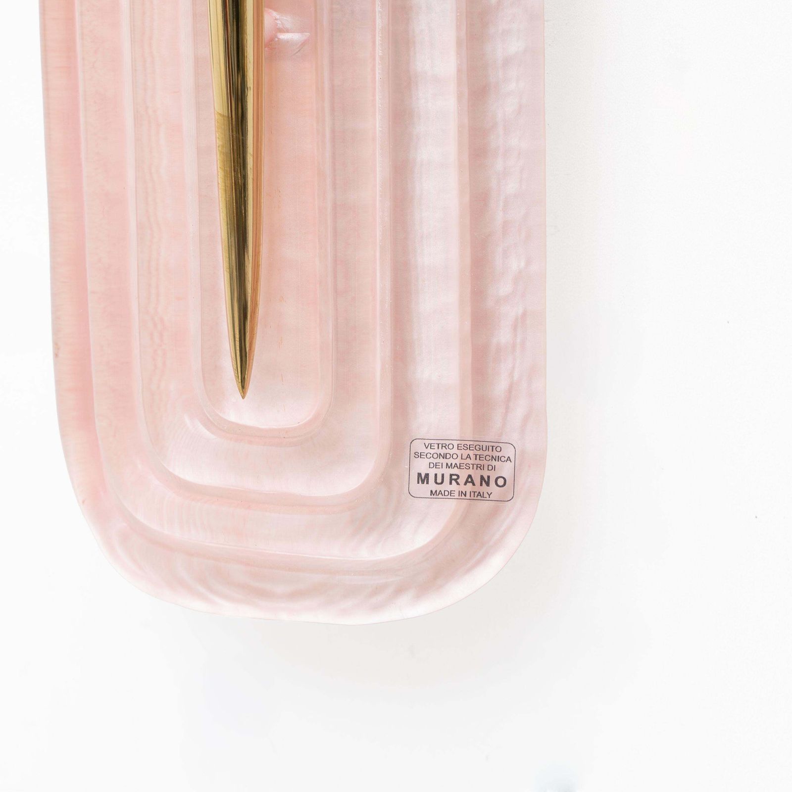 Paar moderne Murano-glas wandlampen in roze en messing, Italië photo vinterior