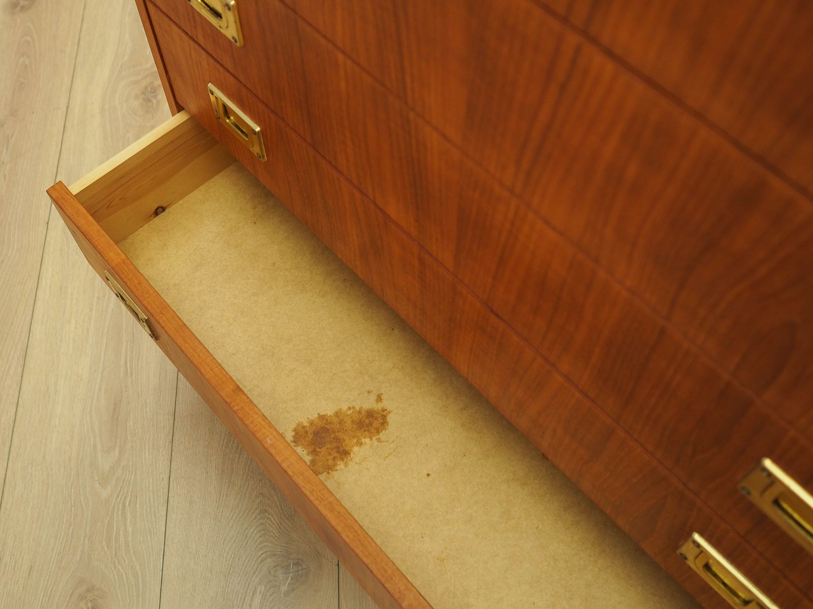 photo vintage Commode en teck, design danois, années 1960, fabriquée au Danemark