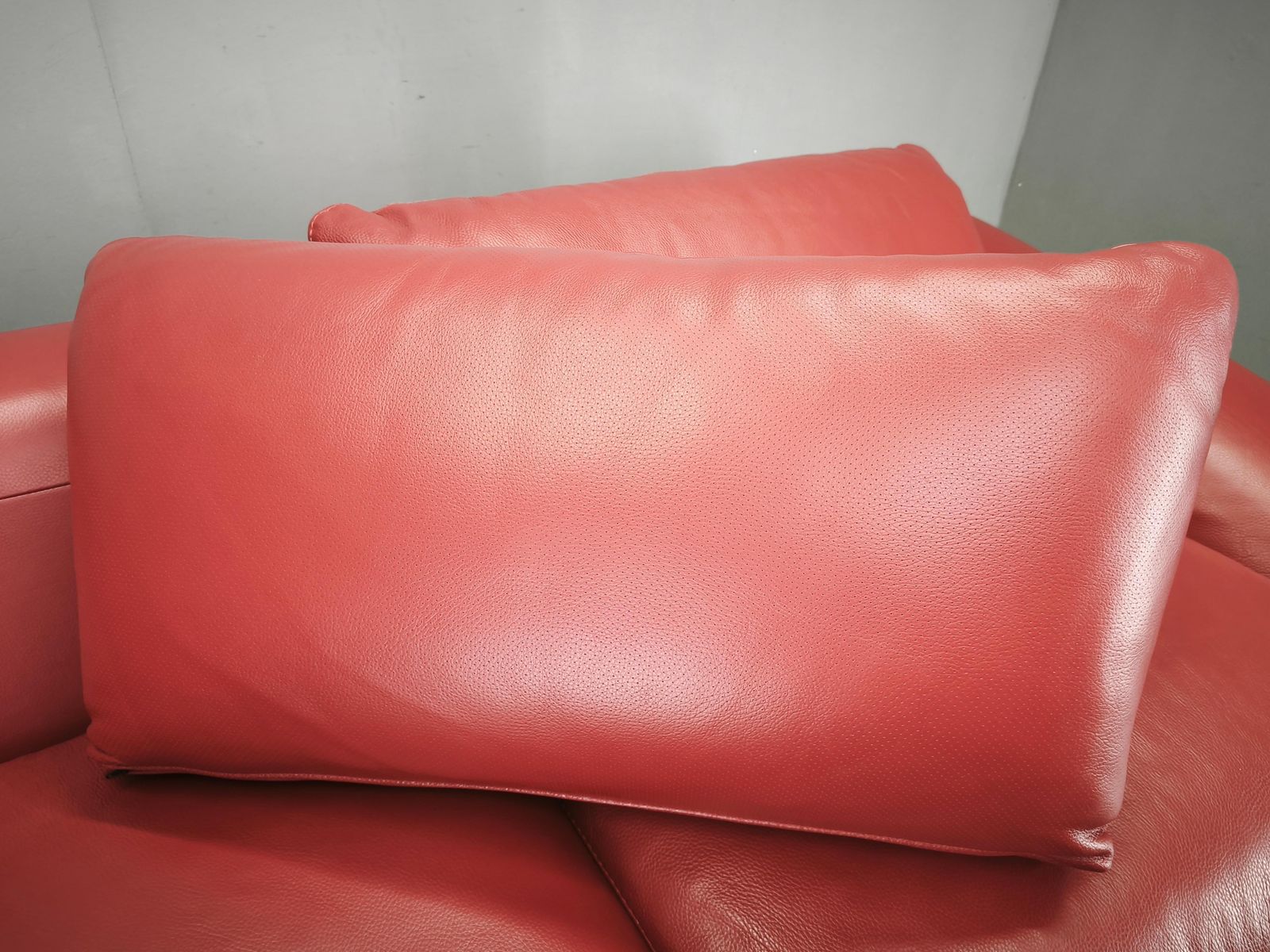 3299.0 Divanotti Italian Freestanding Red Leather Two Seat Sofa photo