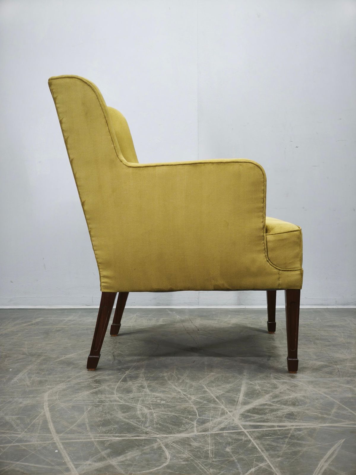 photo furniture Danish Modern fauteuil van Frits Henningsen, Denemarken, ca. jaren 1960