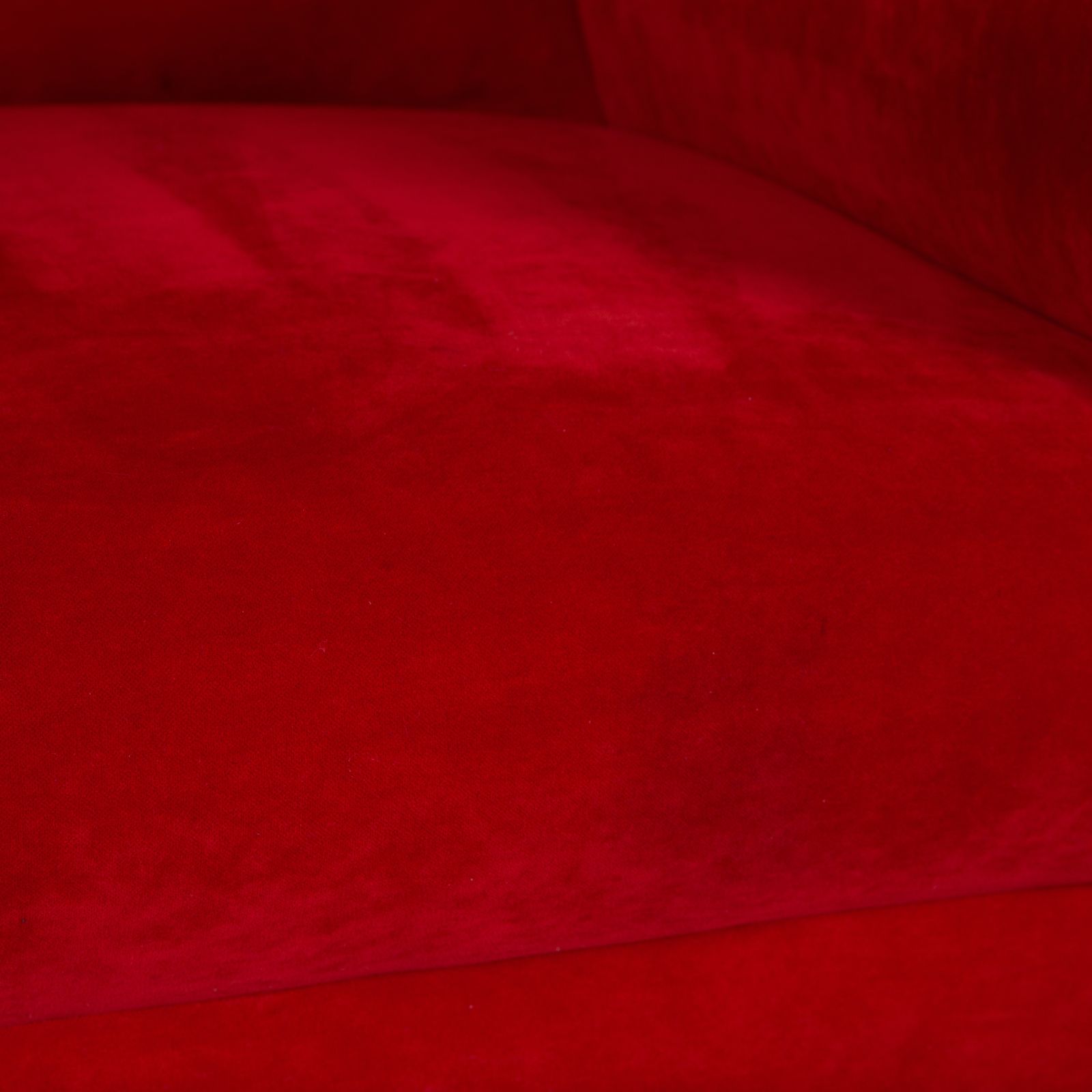 Fauteuil Bretz Gaudi en velours rouge et or photo for sale