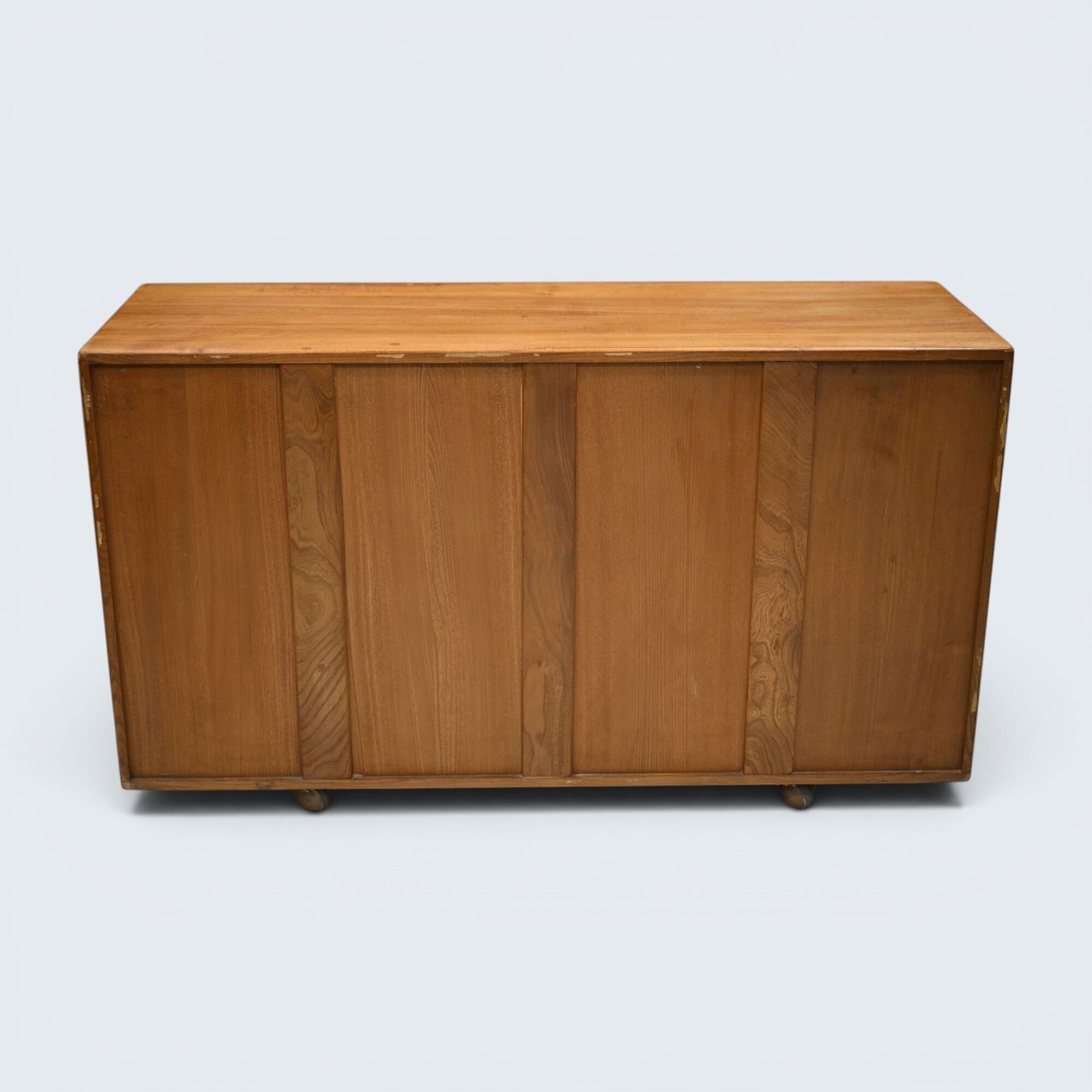 Ercol Windsor Sideboard Model Number 468 Stripped & Oiled Free Uk Delivery photo 627.0
