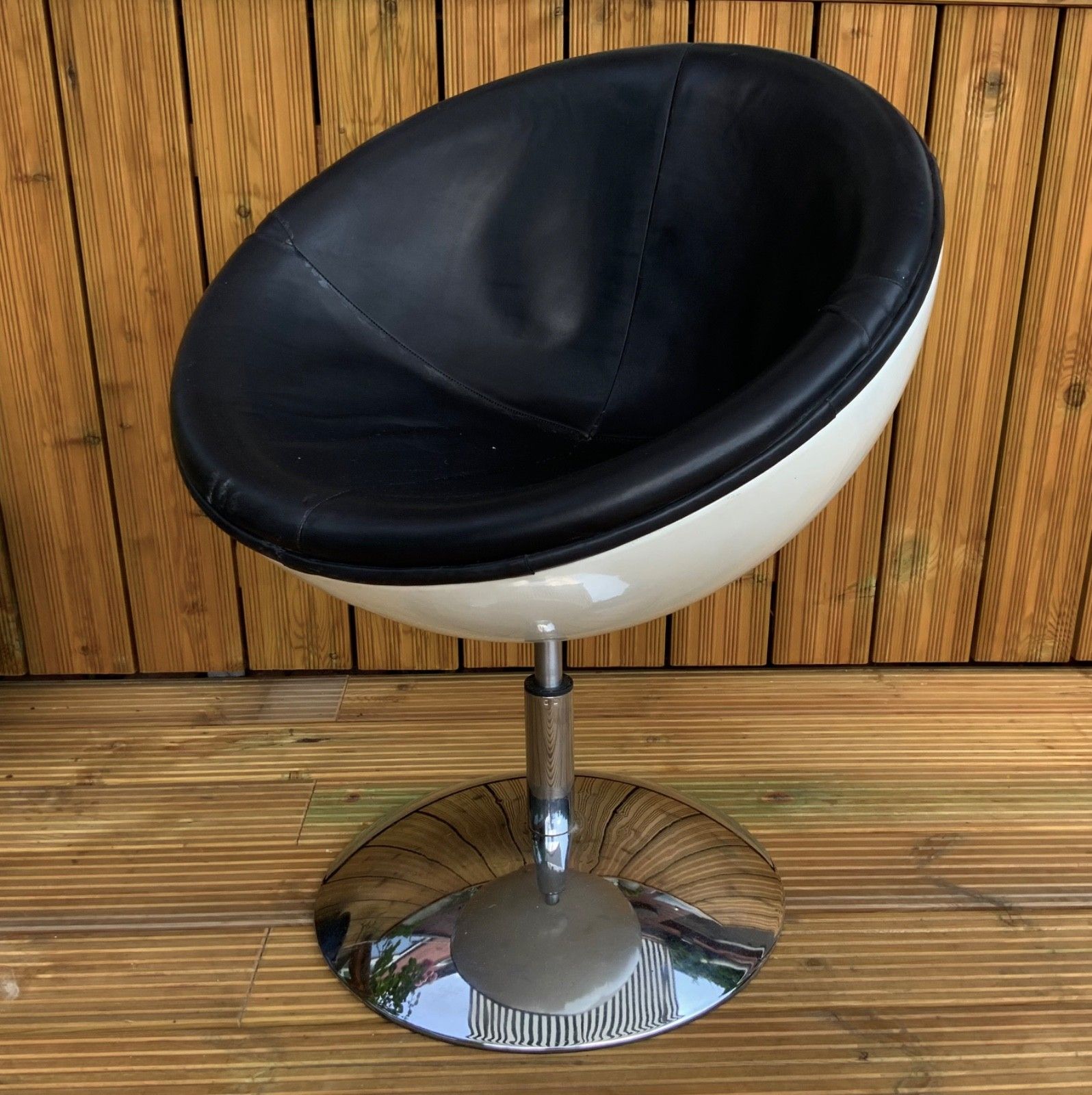 Black/White/Retro Swivel Pod / Egg Chair 1960  70s photo buy