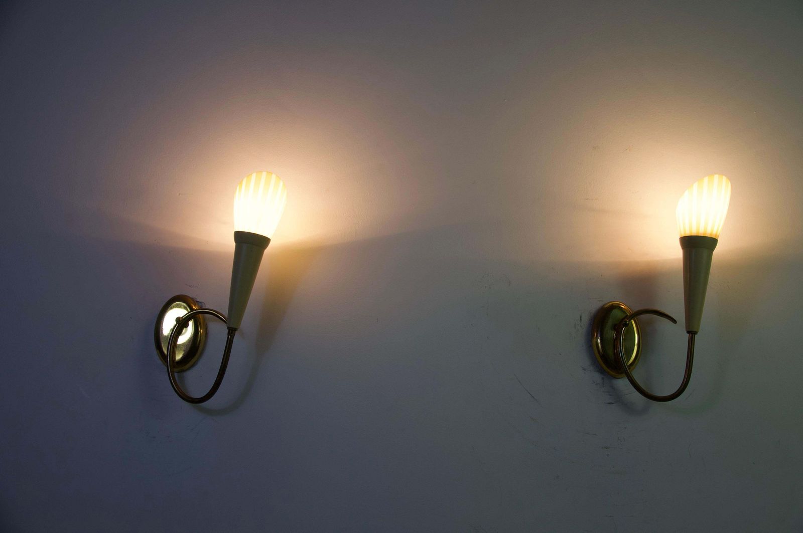 Verlichting Mid-Century Modern paar Sputnik wandlampen, jaren 1960, Duitsland photo