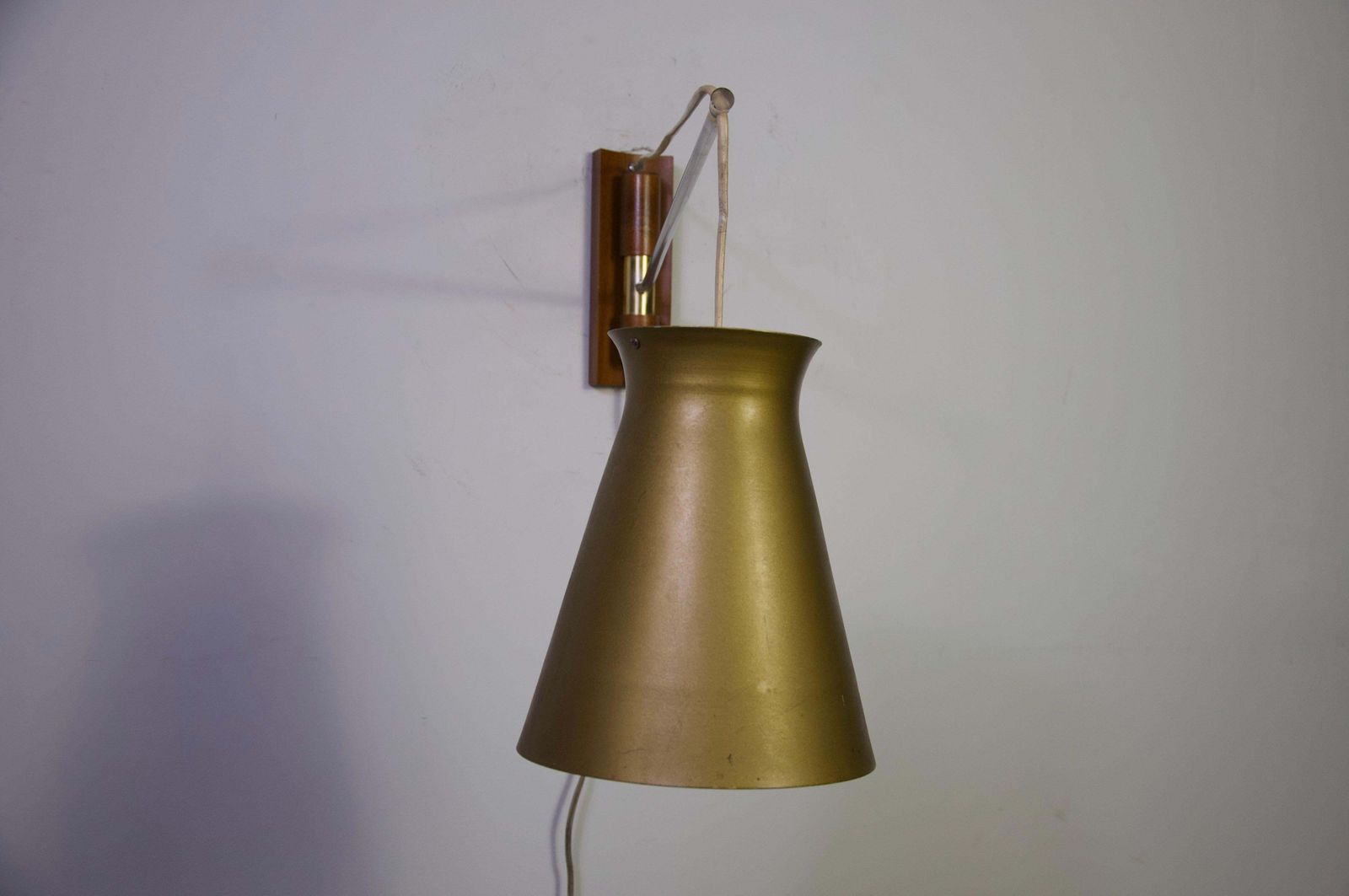 Messing zwenkarm wandlamp, jaren 1960, Duitsland photo vinterior