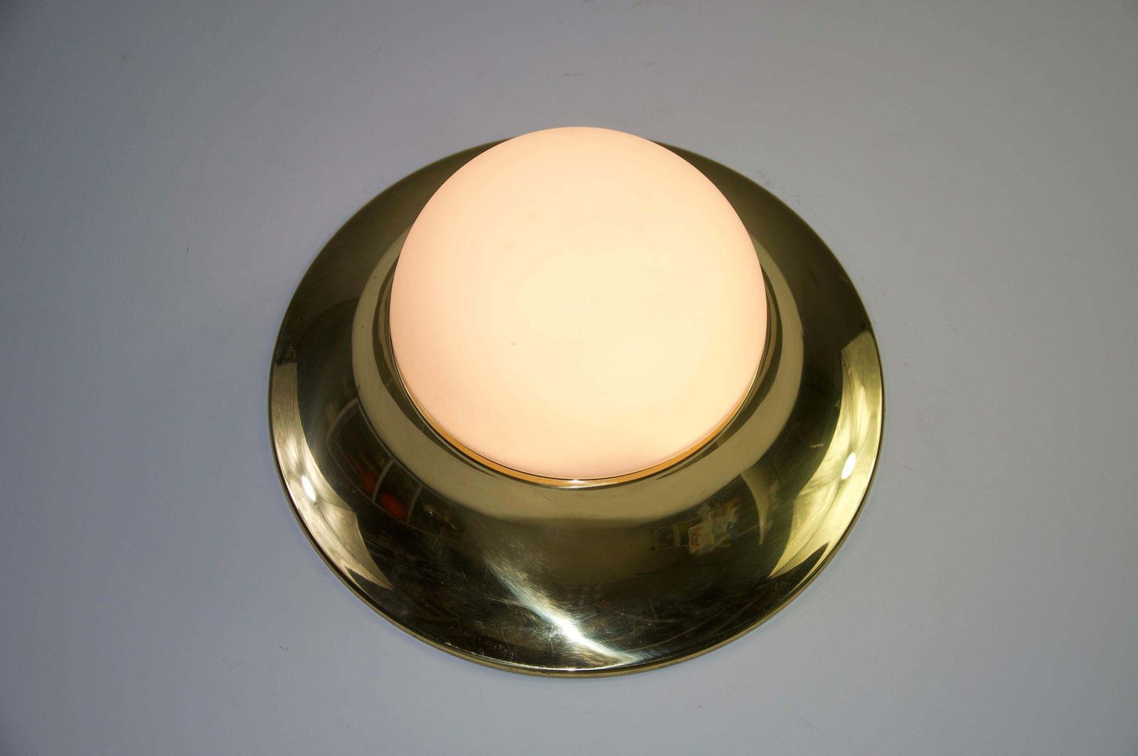 1397.0 Messing en opaalglaze plafondlamp van Glashütte Limburg, jaren 1960 photo
