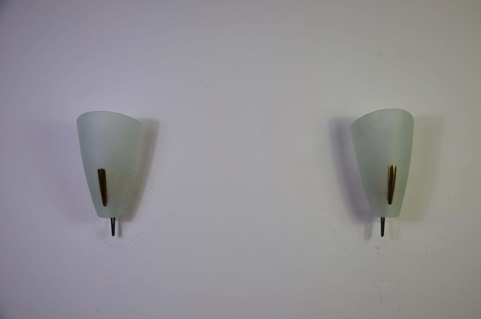 Mid Century Brass And Glass Wall Lamps By Stilnovo, Italy, 1960s photo 1397.0