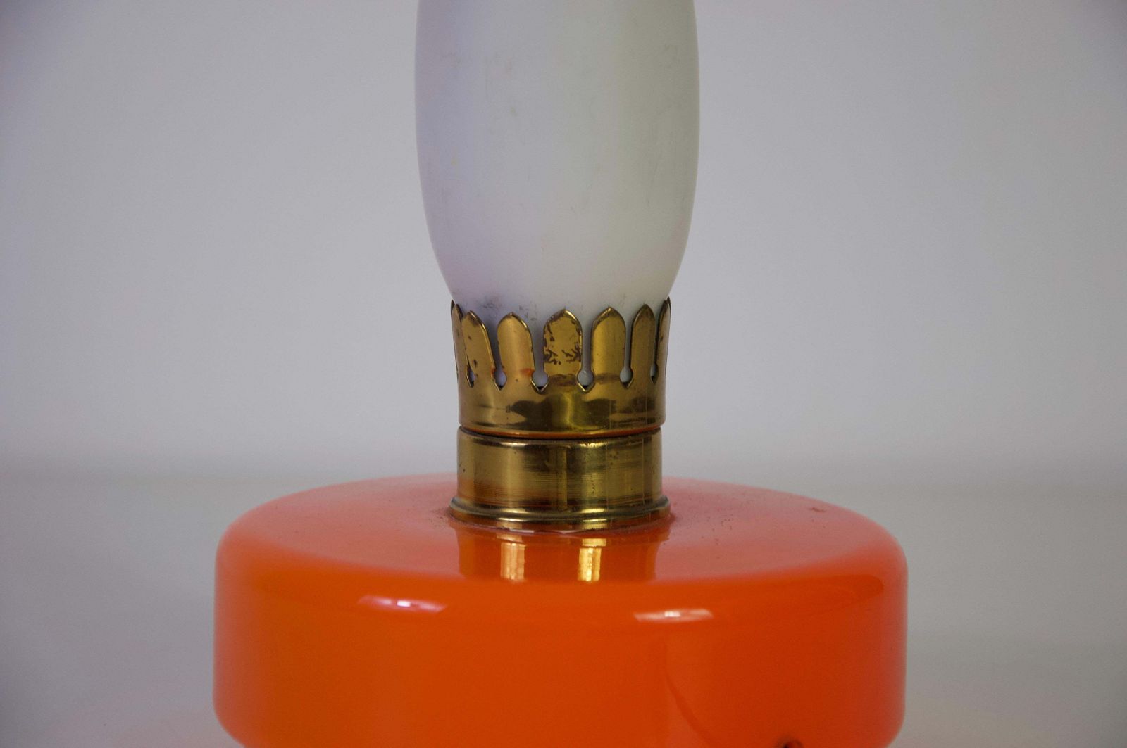 Tafellamp van oranje en opaalkleurig glas, jaren 1960, Italië photo buy