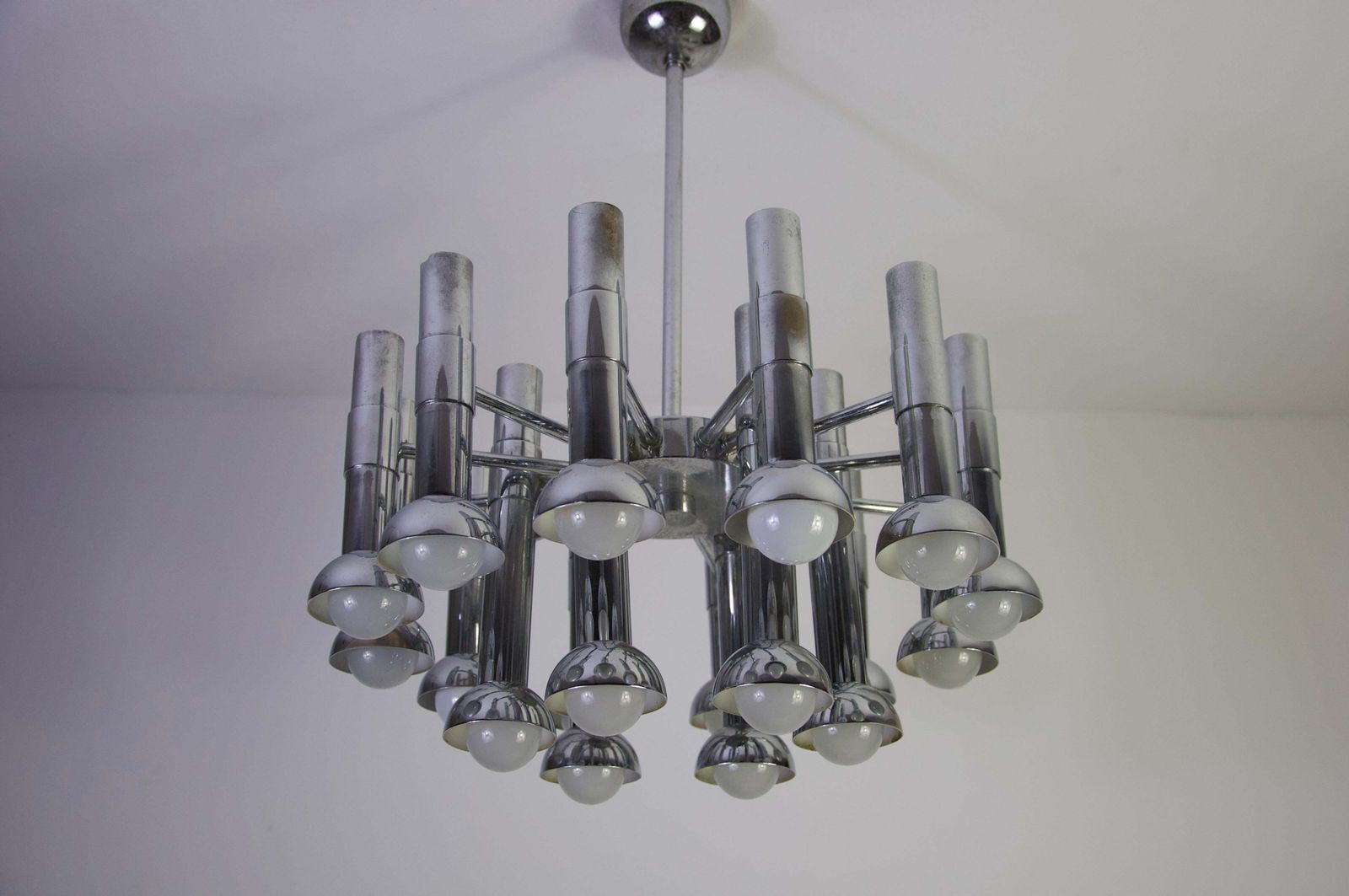 Chromen kroonluchter van Gaetano Sciolari, Italië, jaren 1960 photo furniture
