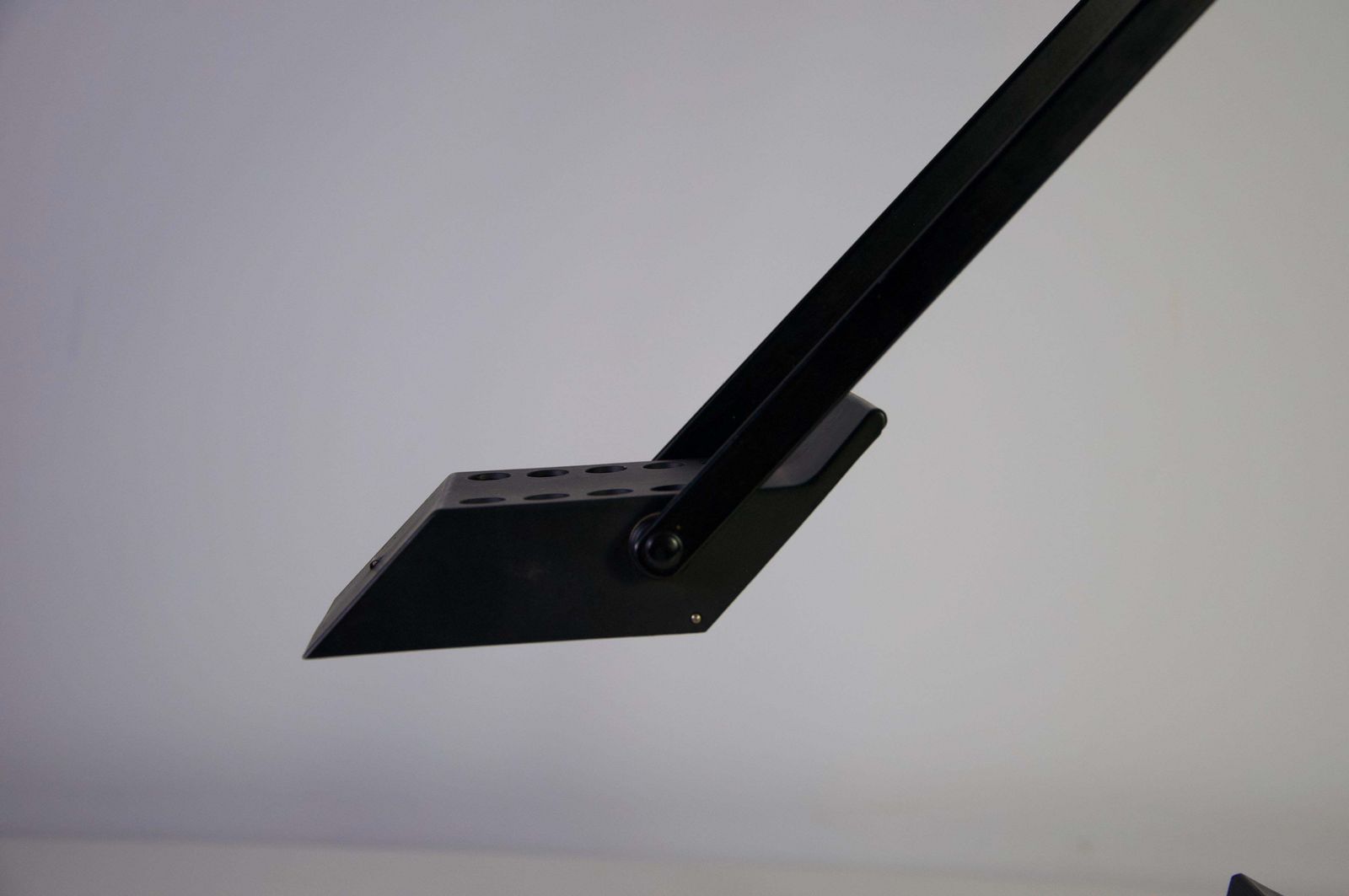Tizio Verstelbare Zwarte Tafellamp van Richard Sapper voor Artemide, 1972 photo vinterior