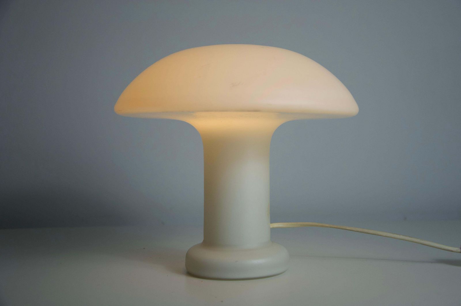 Grote glazen paddenstoellamp van Limburg, Duitsland, jaren 1970 photo Verlichting