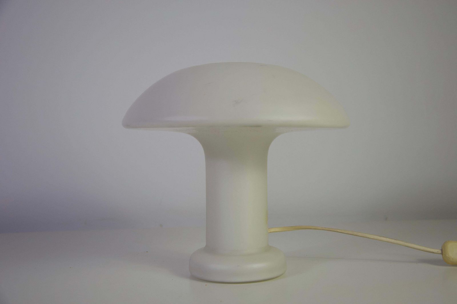 photo furniture Grote glazen paddenstoellamp van Limburg, Duitsland, jaren 1970