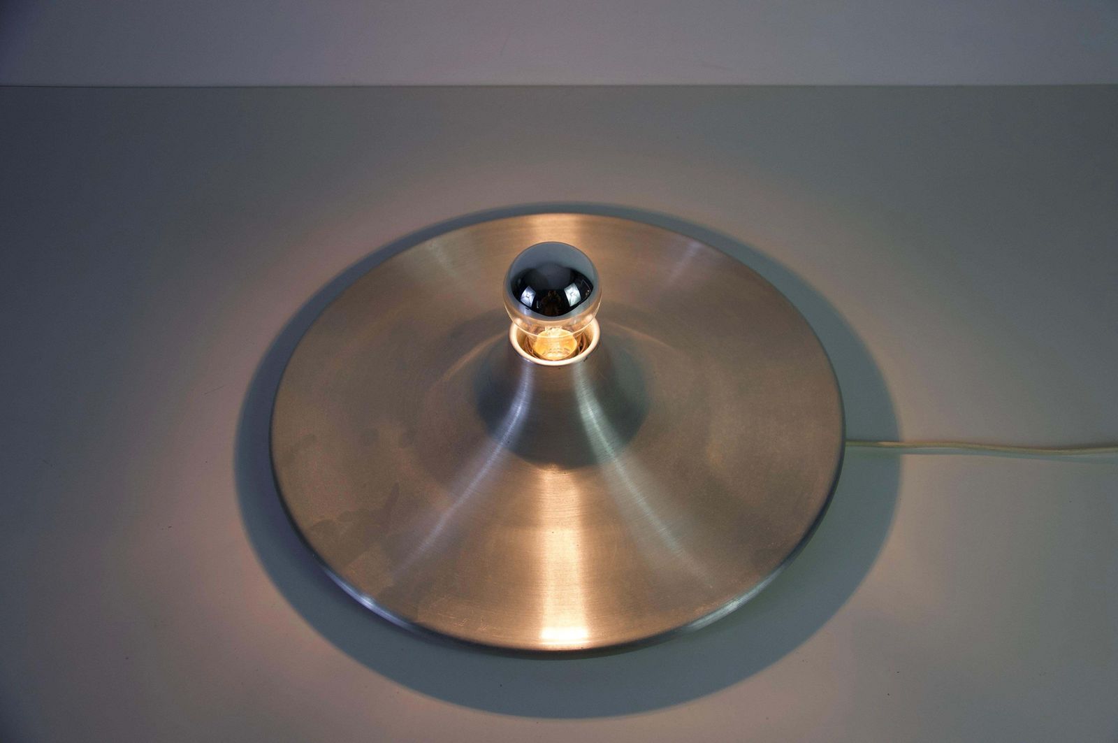 Verlichting Chromen schijfvormige wandlamp of plafondlamp, Italië, ca. jaren 1960 photo