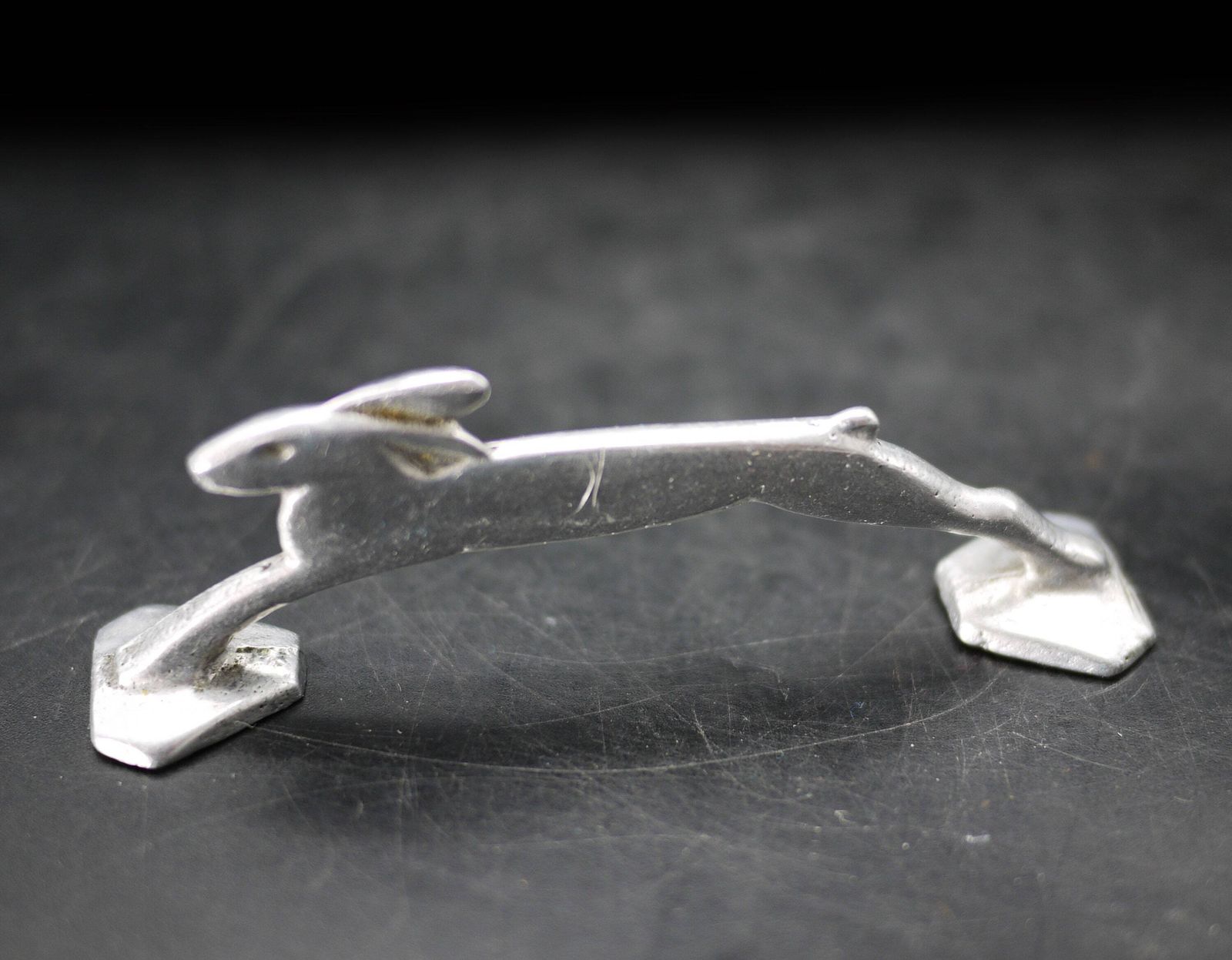 Ensemble de 12 porte-couteaux Art déco français en aluminium à motifs animaliers photo buy