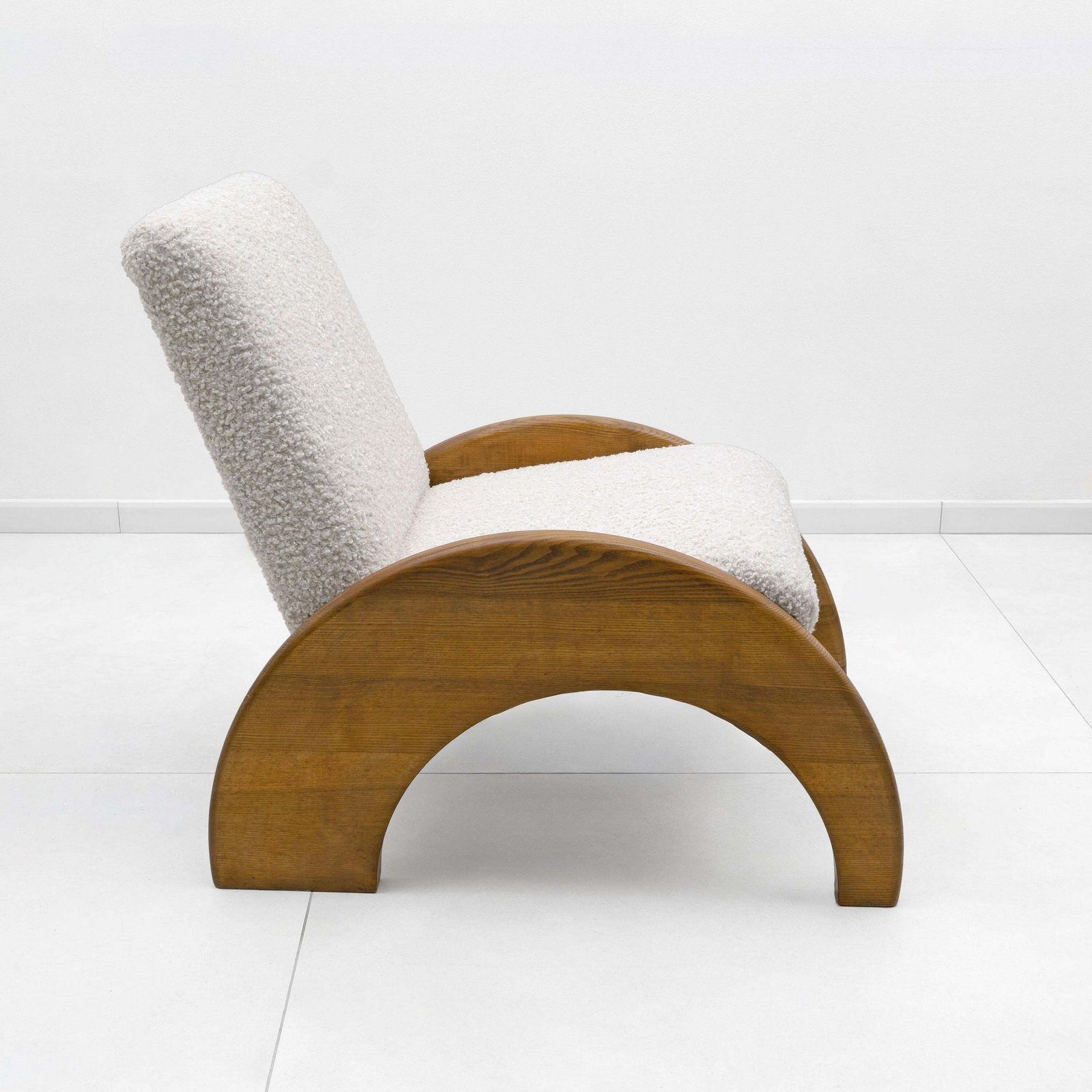 Lounge Chair en Ottoman Set in Gebogen Hout en Ivoor Bouclé photo for sale