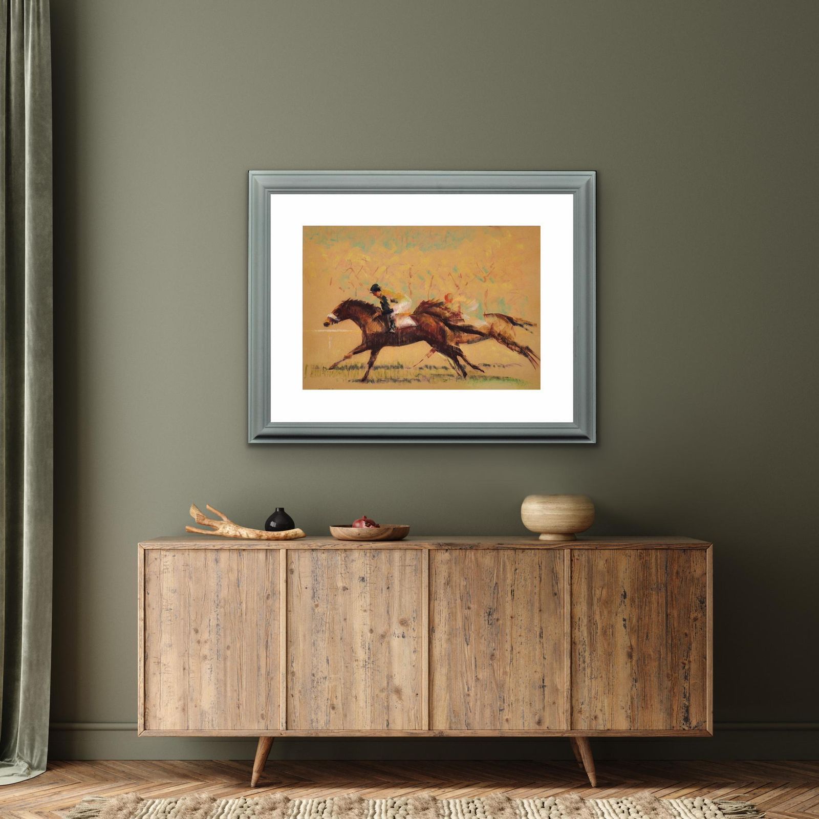photo vintage John Rattenbury Skeaping, 1901-1980. Into The Final Furlong, 1965. Dessin au pastel sur papier coloré représentant des chevaux de course, encadré. Mid-century, britannique.