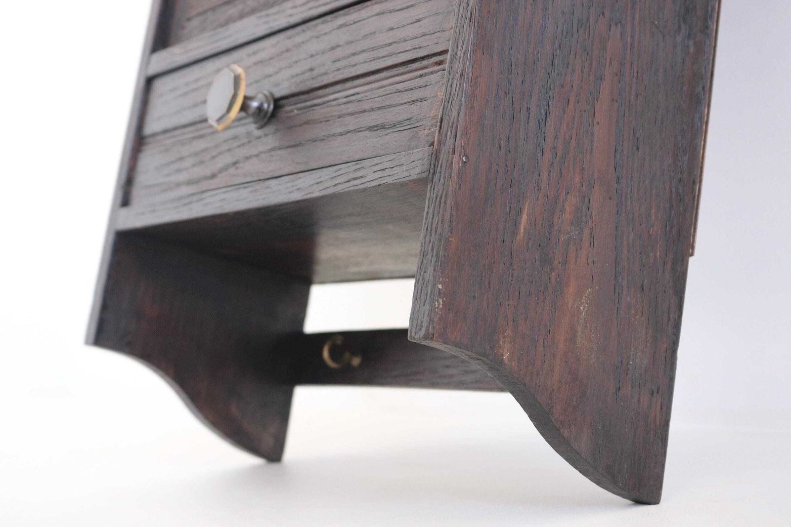 photo vinterior Antiek Eikenhouten Wandkastje met Spiegel, Lade & Haken, art deco Gangkast