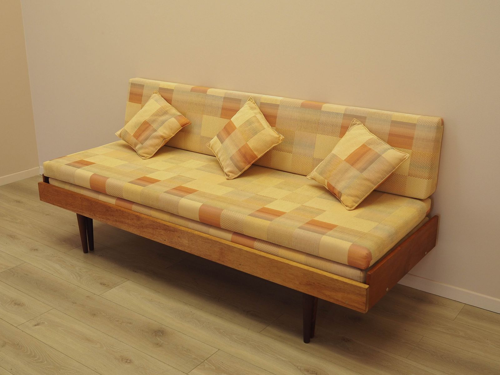 Slaapbank, Deens design, jaren 1970, gemaakt in Denemarken photo Meubels