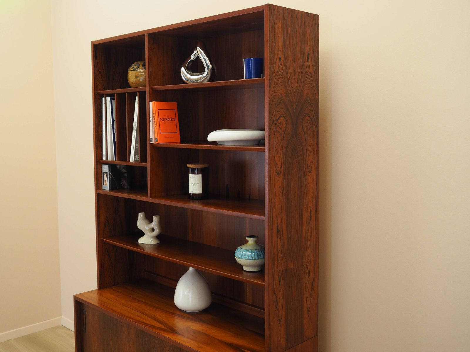 Palissander boekenkast, Deens design, jaren 1970, geproduceerd door Hundevad photo buy