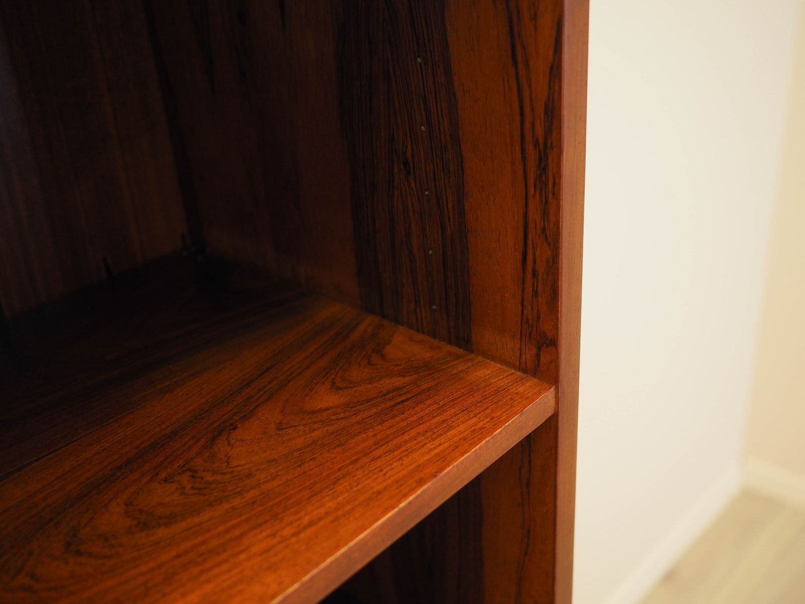 photo buy Palissander boekenkast, Deens design, jaren 1970, geproduceerd door Hundevad