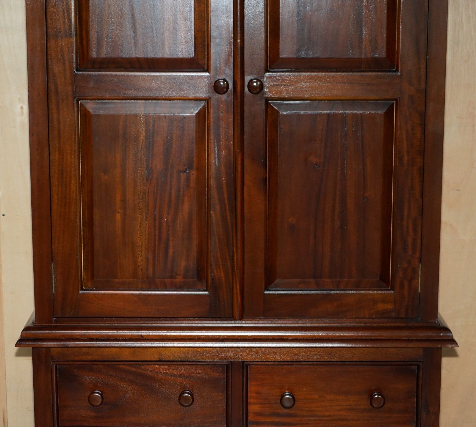 Solid Hardwood Two Door Double Wardrobe With Four Drawer Folded Clothes Base photo 1450.0