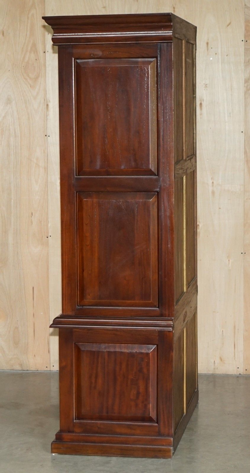 photo vinterior Solid Hardwood Two Door Double Wardrobe With Four Drawer Folded Clothes Base
