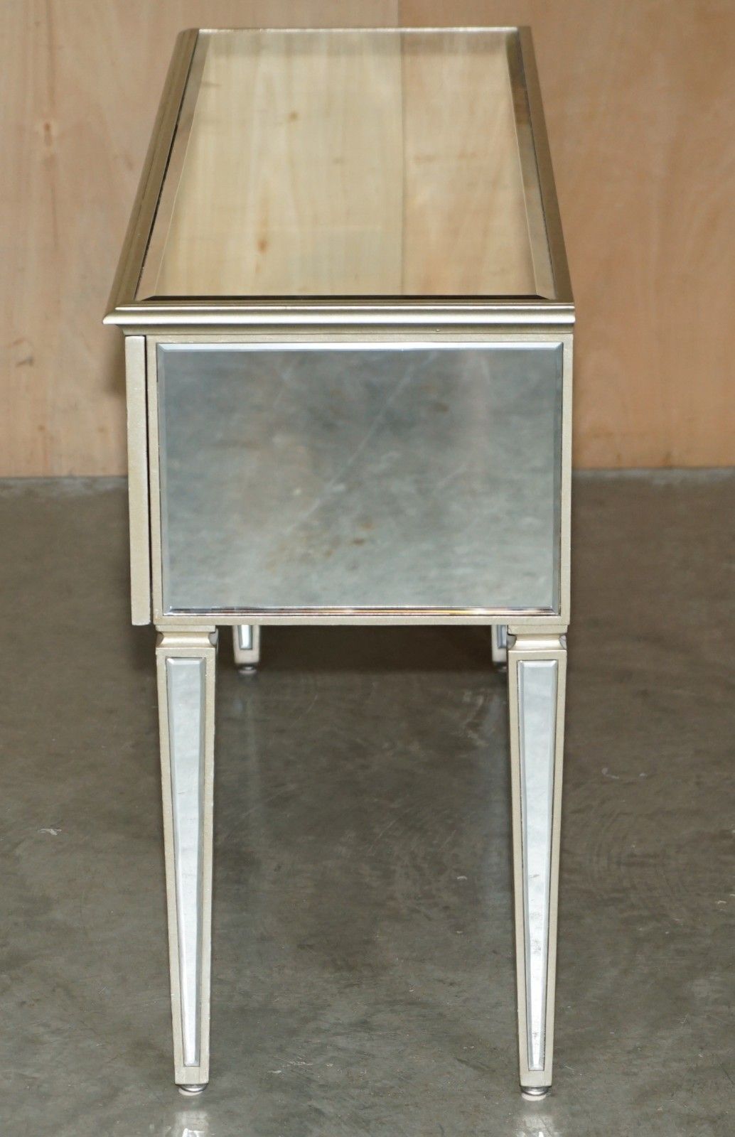 photo vintage Venetian Glass Mirrored Dressing Table Base With Three Large Drawers Console