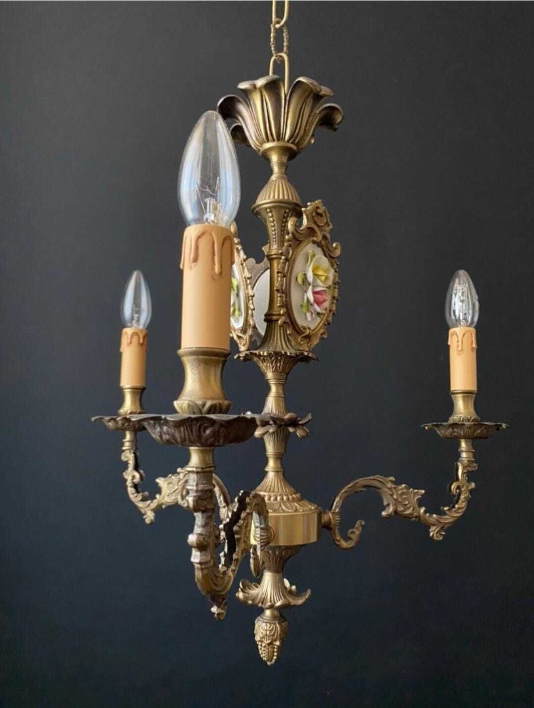Lustre d'époque à décors en céramique photo 370.0