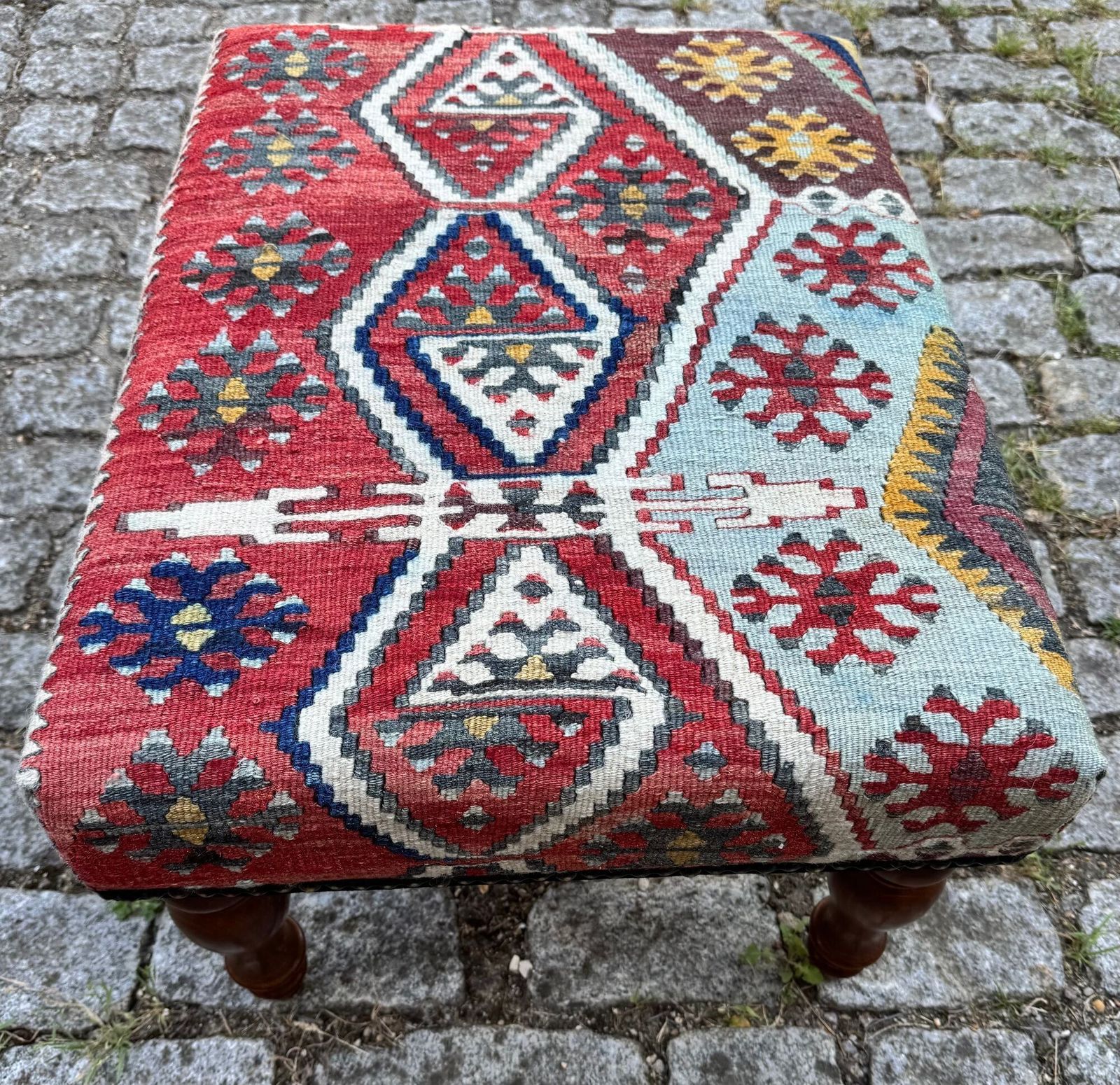 Kilim beklede kruk 0,63m x 0,48m x H0,39m photo vinterior