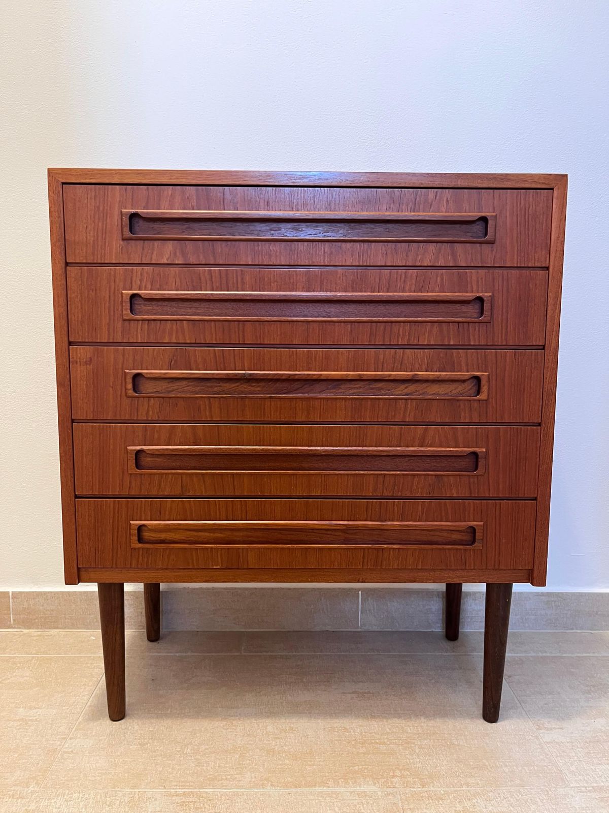 Mid-Century Scandinavisch teakhouten ladekast uit de jaren 1960 – Denemarken photo furniture