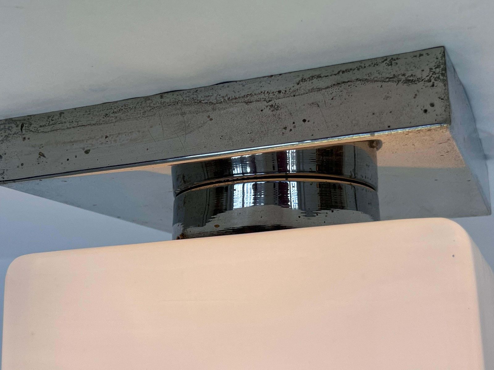 Design chromen en glazen Bauhaus plafondlamp / plafonnière, jaren 1930 photo Verlichting