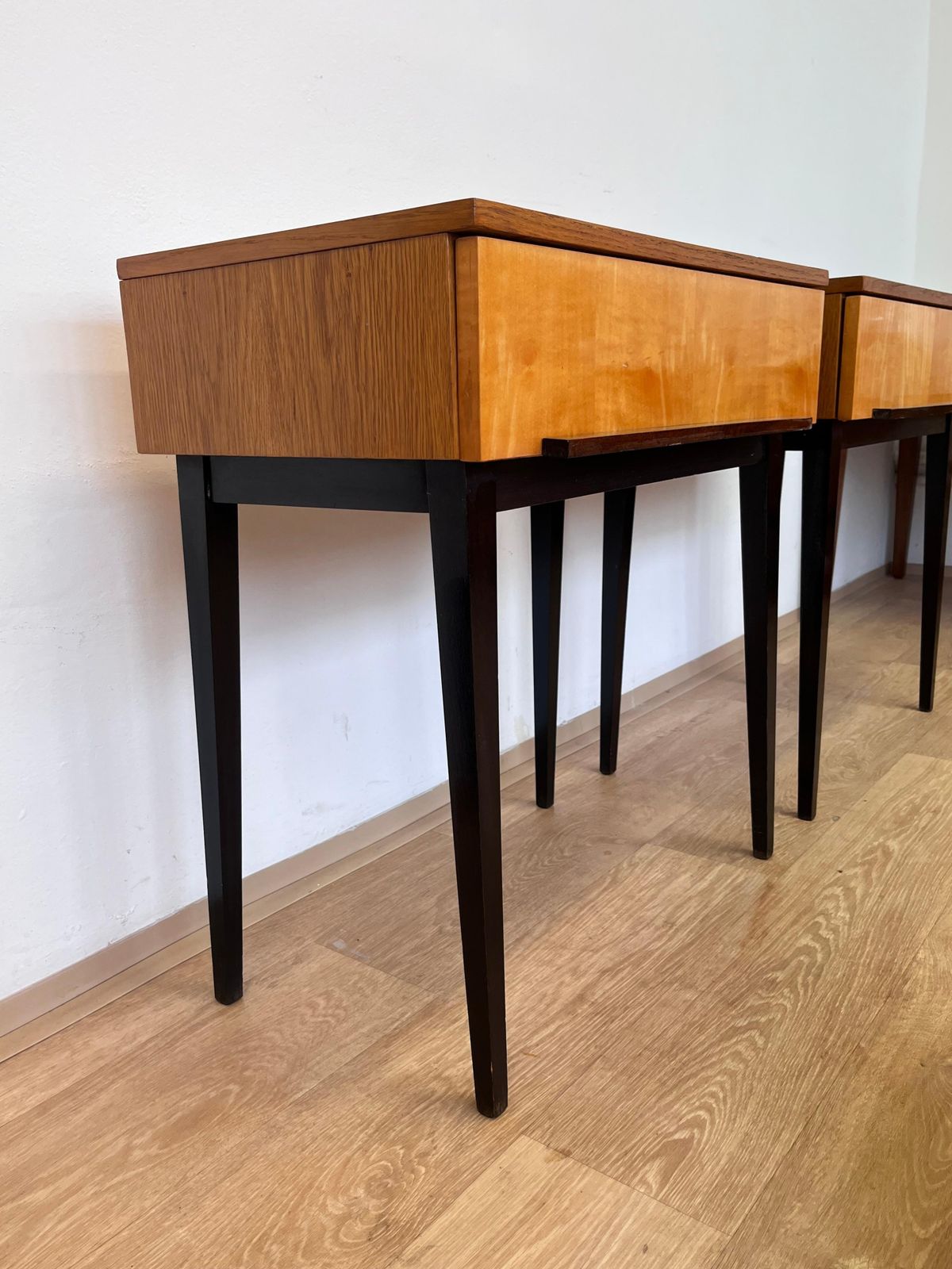 Paar houten designtafels van Up Zavody – Tsjecho-Slowakije – jaren 1940 photo buy