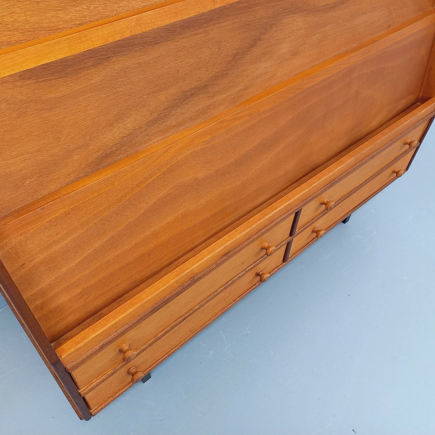 Opbergkast met houten boekenkast en lades photo buy