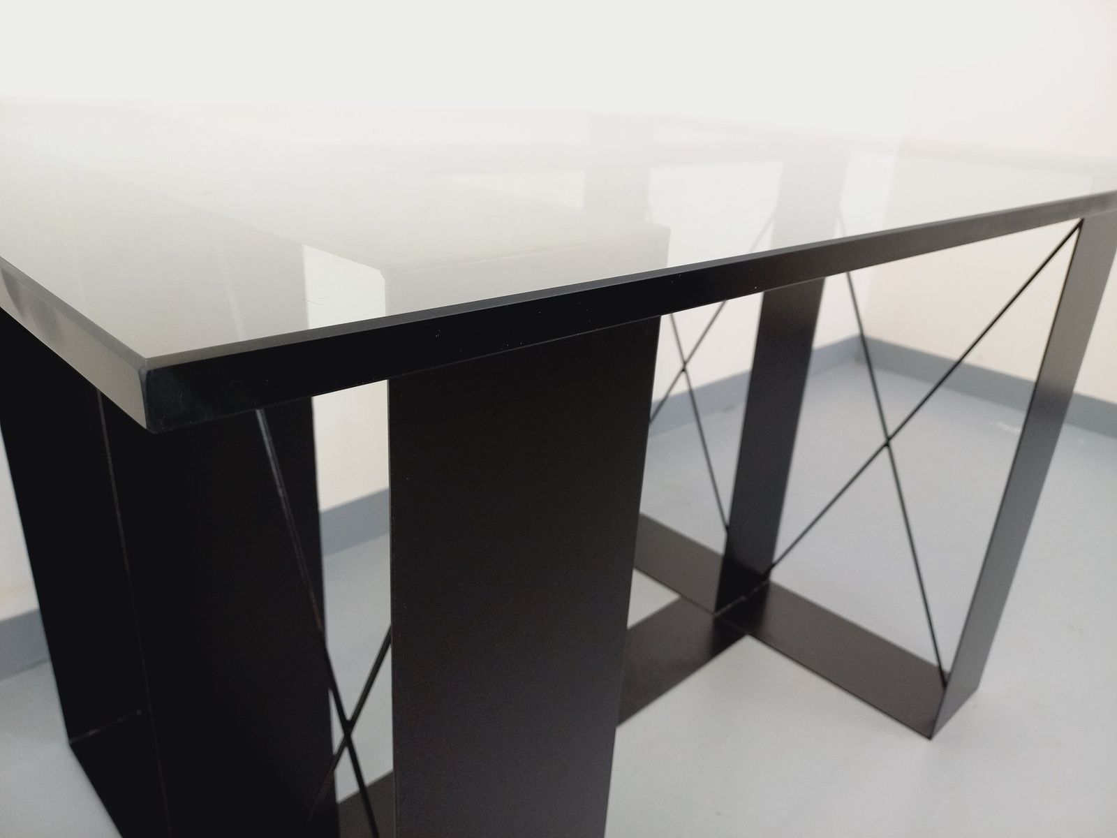2827.0 Rectangular High Table In Glass And Black Metal photo