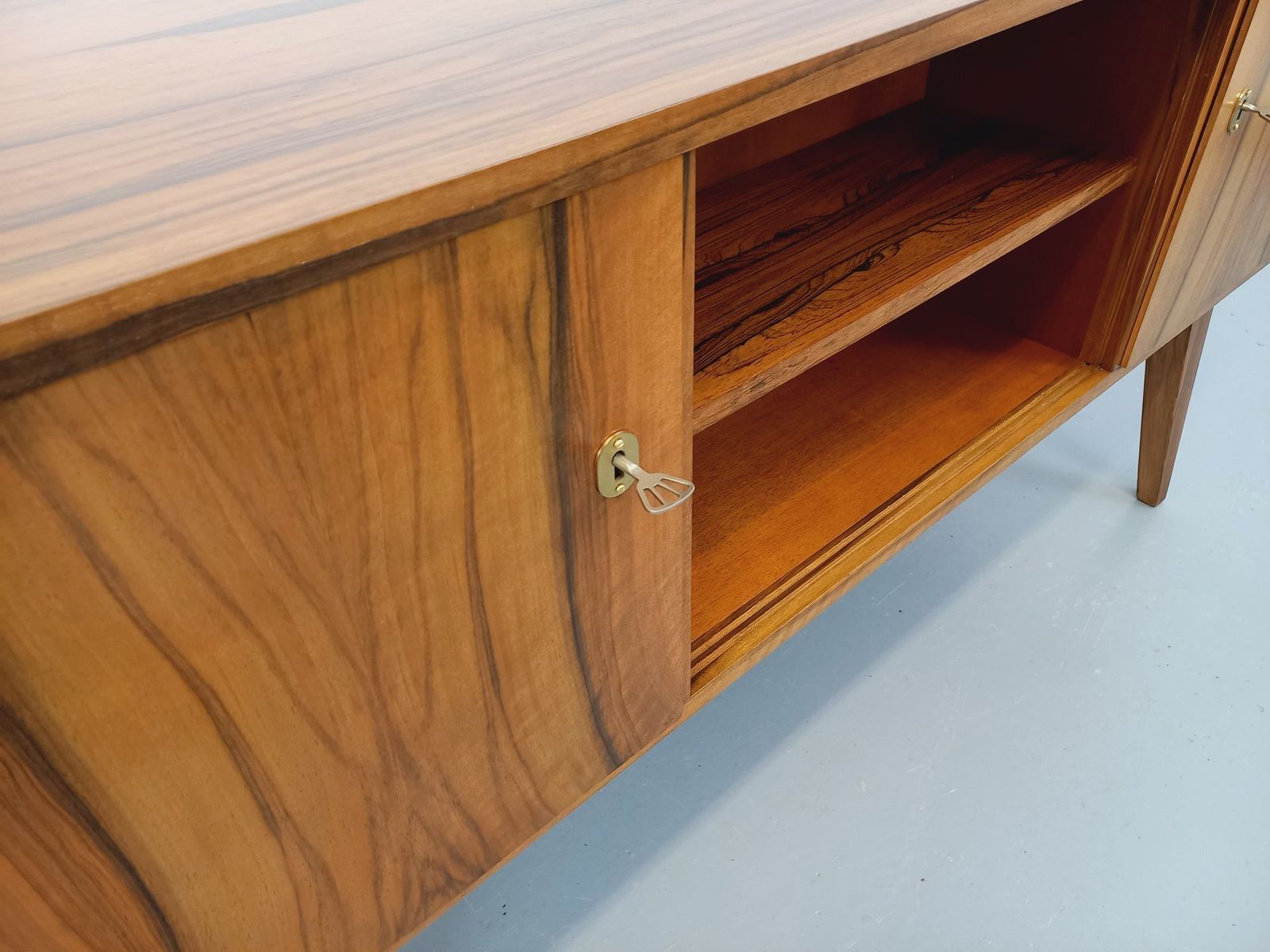 photo vintage Scandinavian Double Sided Desk In Rosewood