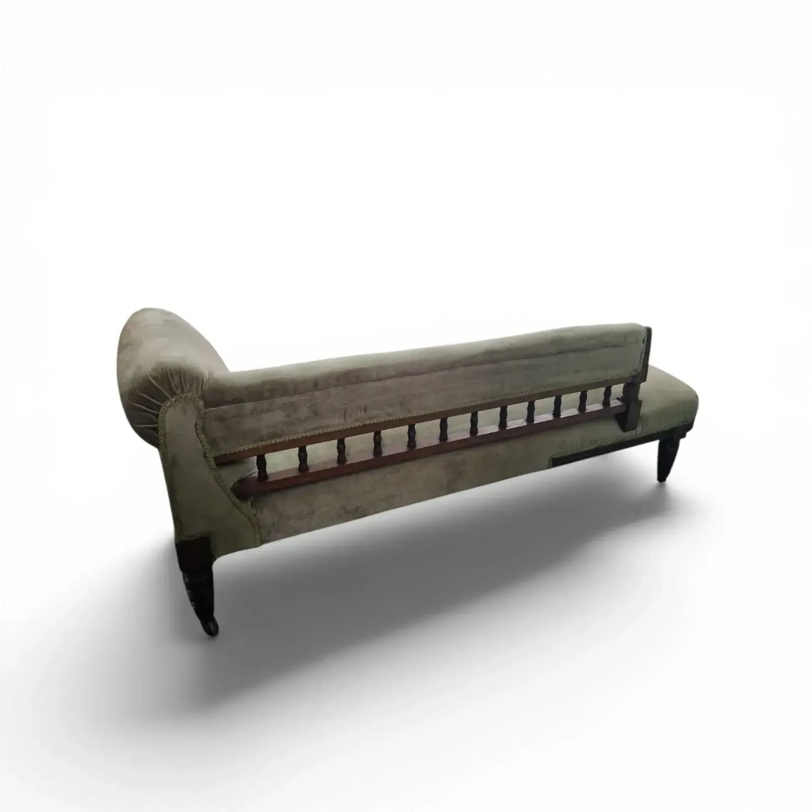 photo vintage Victorian Style Chaise Longue Button Back Daybed Lounge Chair Sofa Settee