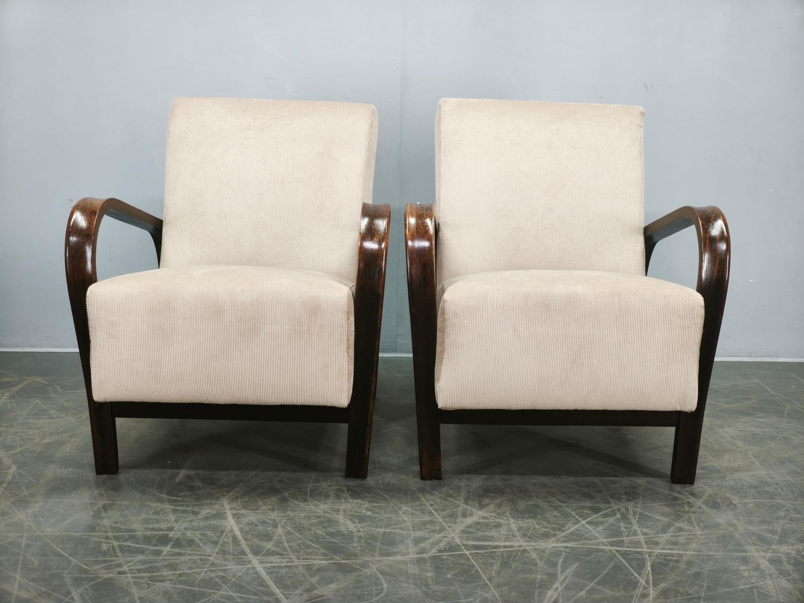 photo buy Paire de fauteuils Kropáček & Kozelka pour Interiér Praha, années 1940