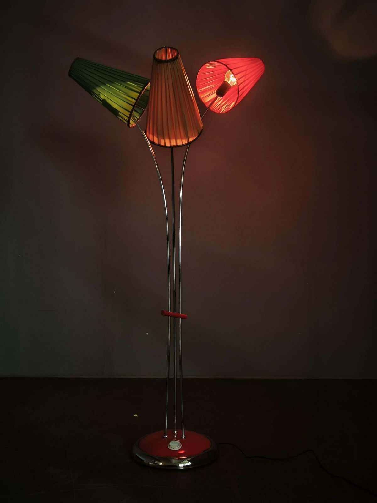Lampadaire allemand à trois bras réglables, années 1960 photo for sale