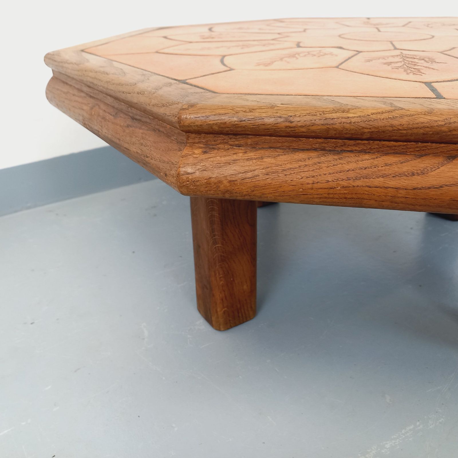 813.0 Barrois Octagonale Salontafel in Eiken en Keramiek photo