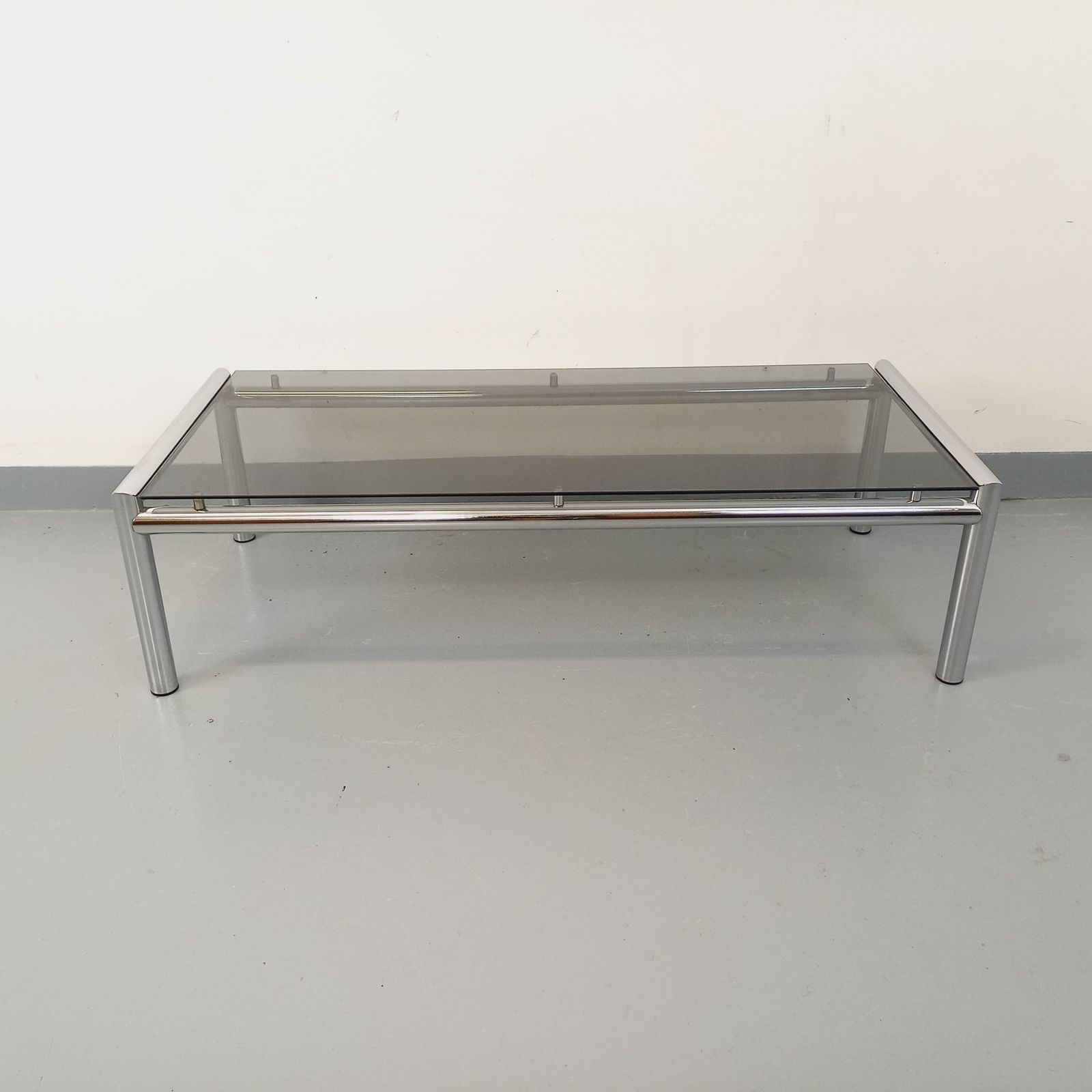 Vintage rechthoekige salontafel in rookglas en verchroomd metaal photo furniture