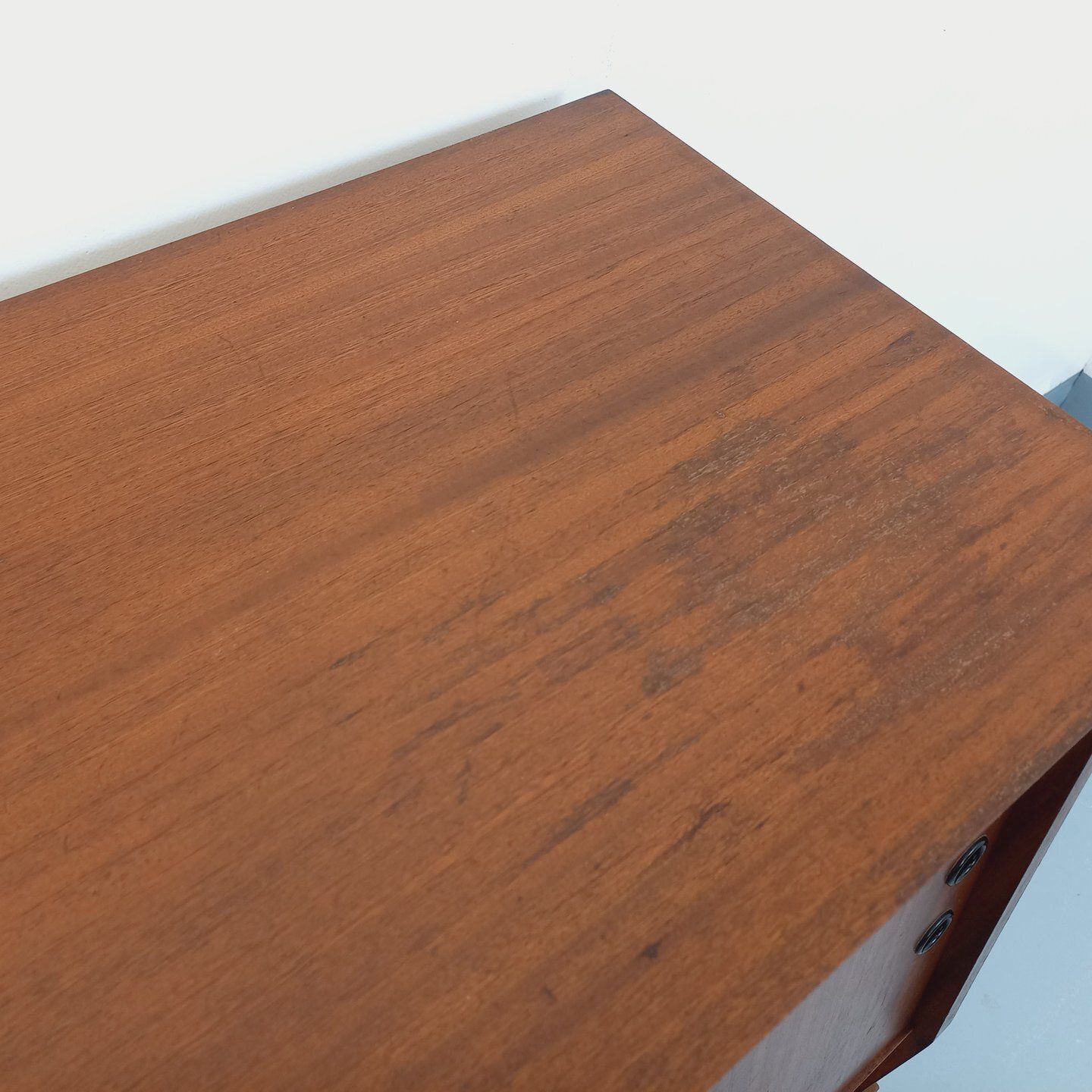 photo vinterior Houten dressoir in teakstijl, ca. jaren 1960