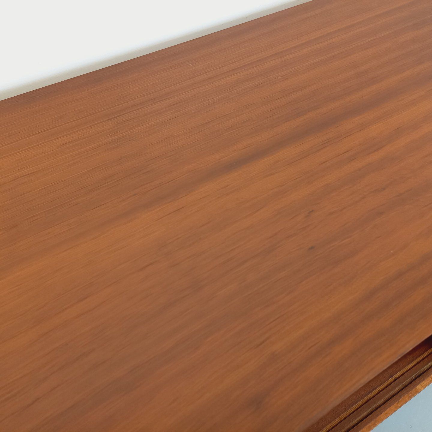 photo buy Houten dressoir in teakstijl, ca. jaren 1960
