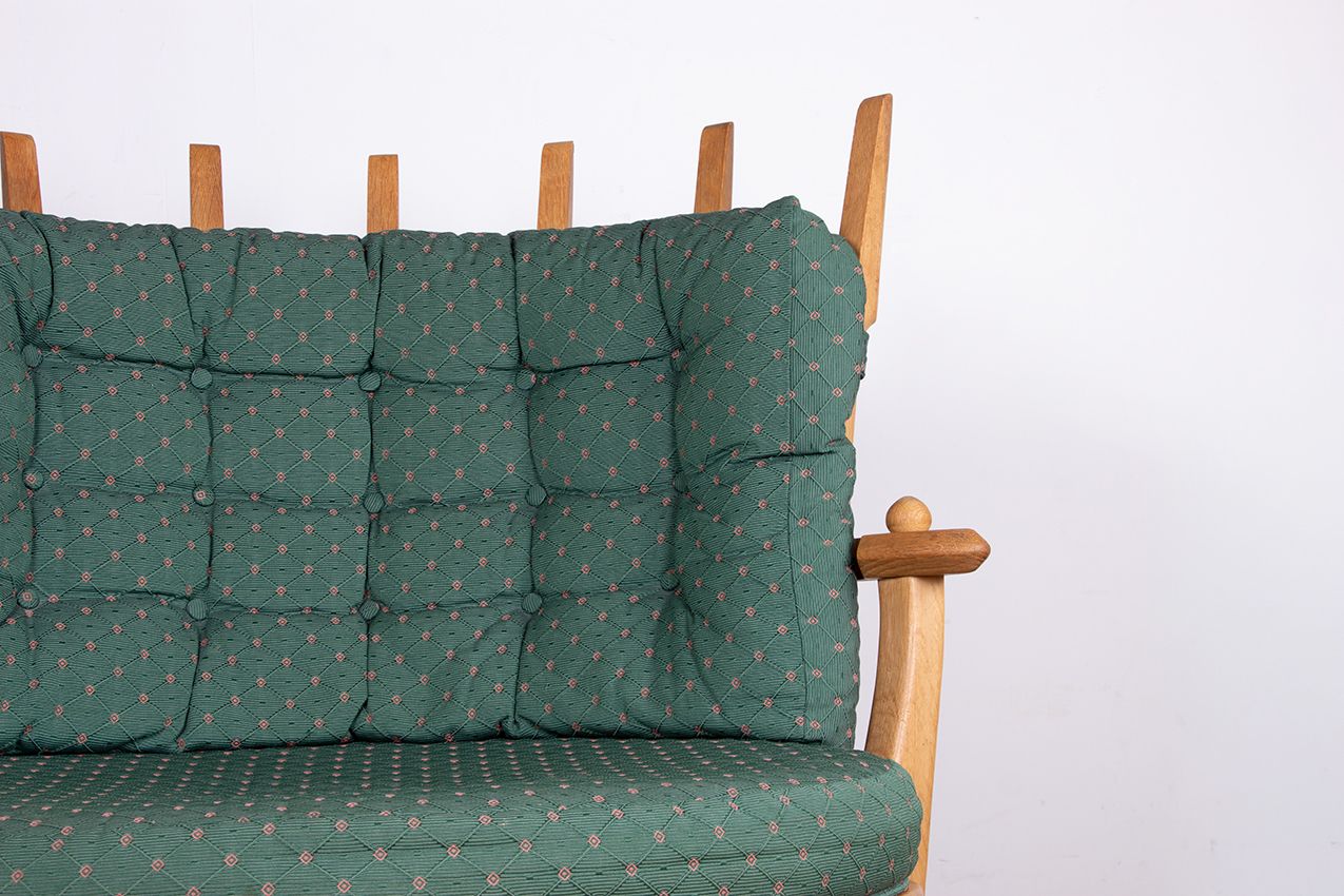 Grand fauteuil français en chêne massif par Guillerme et Chambron pour Votre Maison, 1960. photo vintage