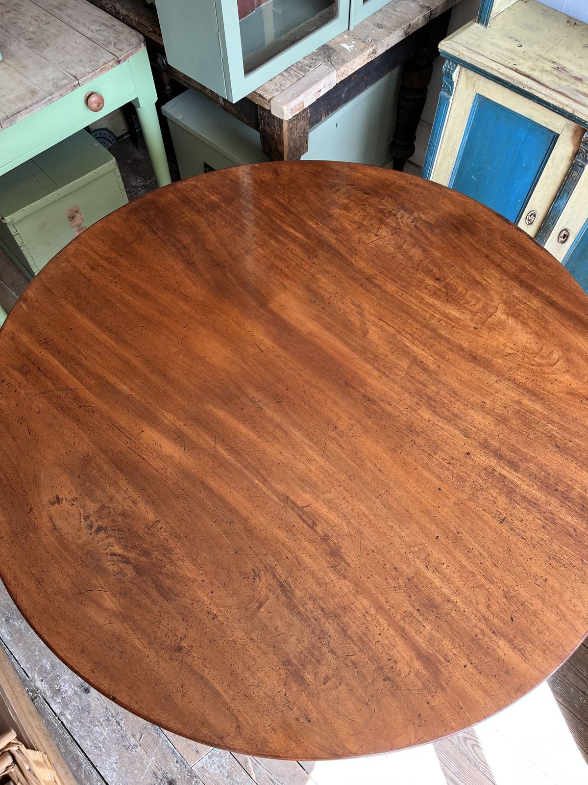 Early Victorian Circular Mahogany Tilt Top Dining Table photo Furniture