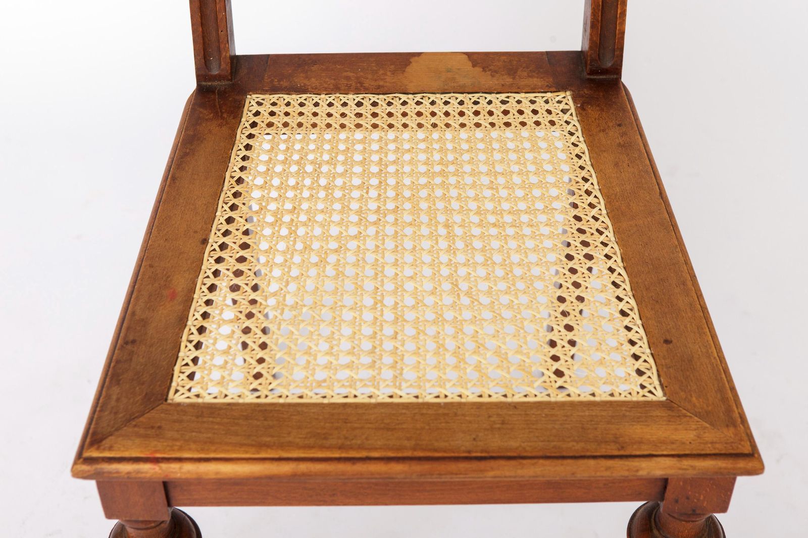 Antieke Belgische eetkamerstoel, gerestaureerde rieten stoel, massief beukenhout, ca. jaren 1930 photo furniture