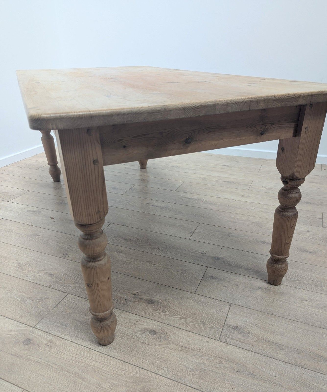 photo furniture Vintage Victorian Style Pine Farmhouse Table Delivery Available 0361.