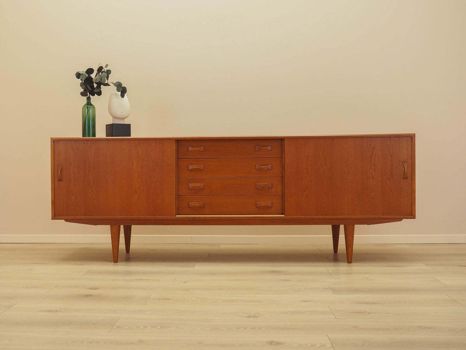 Essen dressoir, Deens design, jaren 1960, fabrikant: Clausen & Søn photo furniture