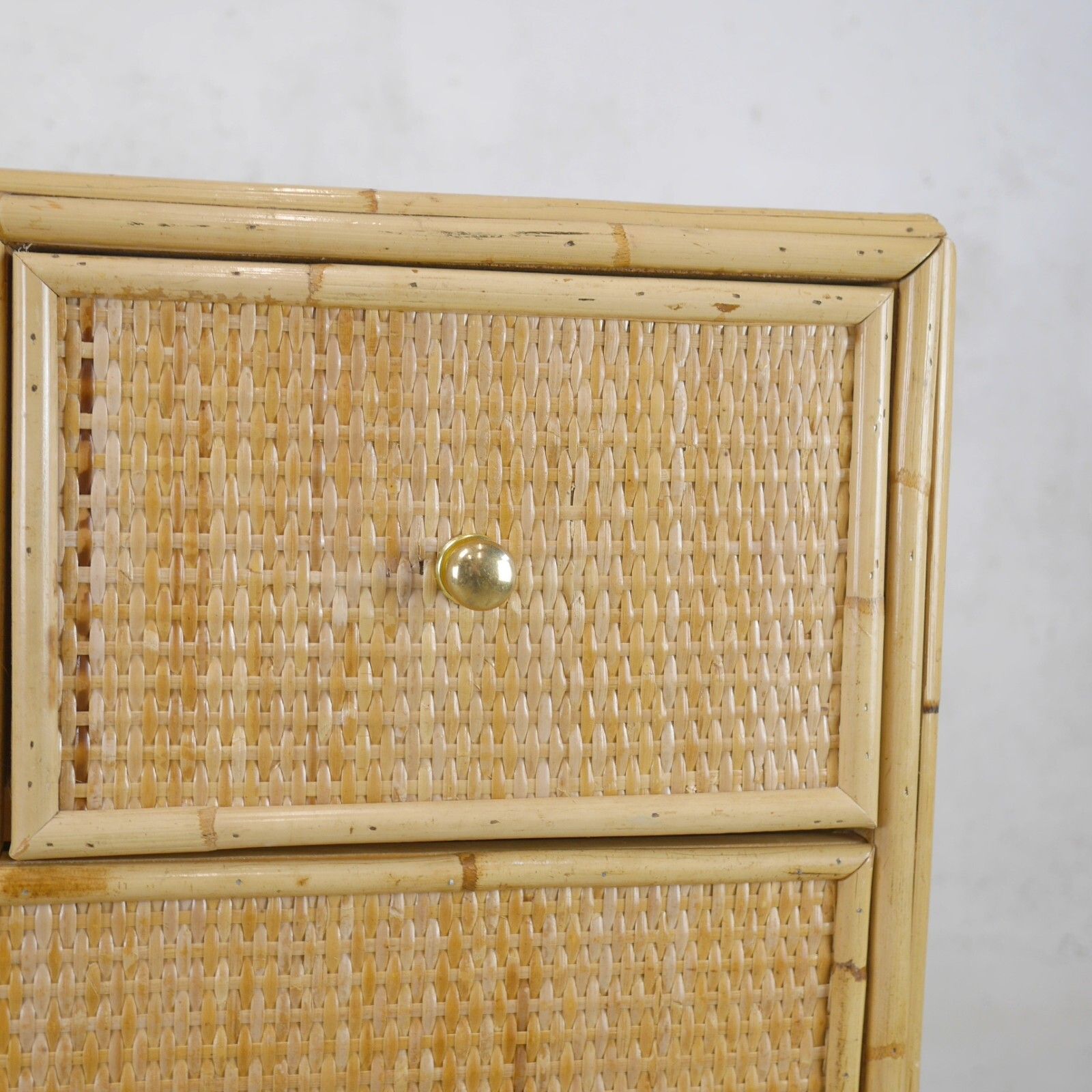 photo vintage Vintage Mid Century Bamboo Rattan Chest Drawers Brass Angraves Glass Top #102844