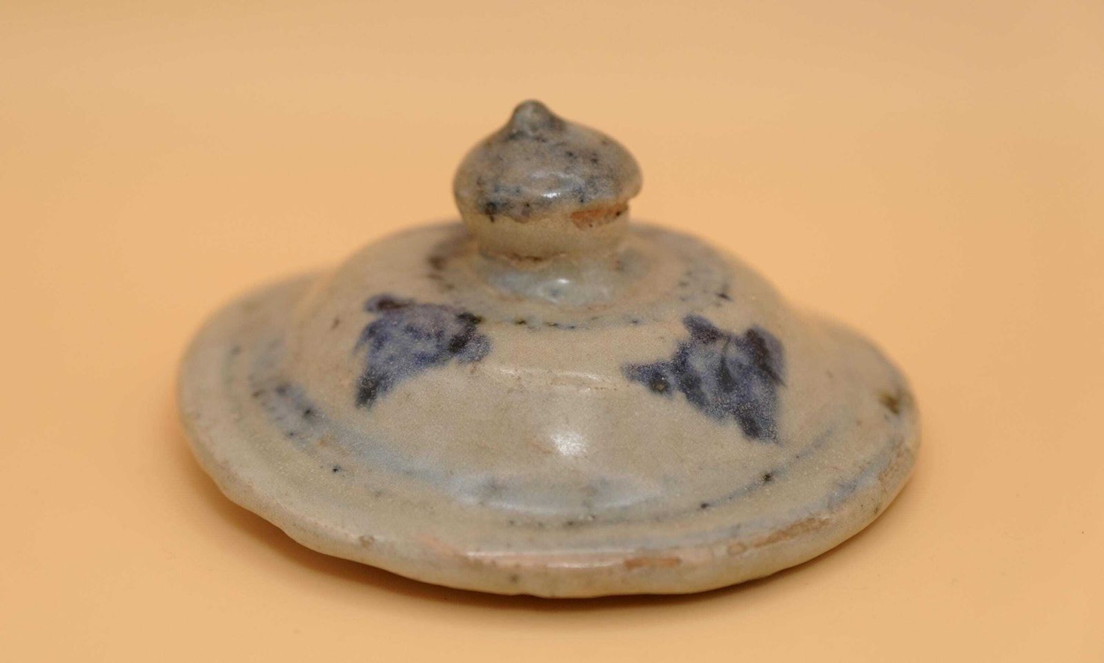 85.0 Antiek Chinees provinciaal blauw-wit aardewerken pot | Late Qing, vroege Republiek, volkskunst, ca. 1880-1920 photo