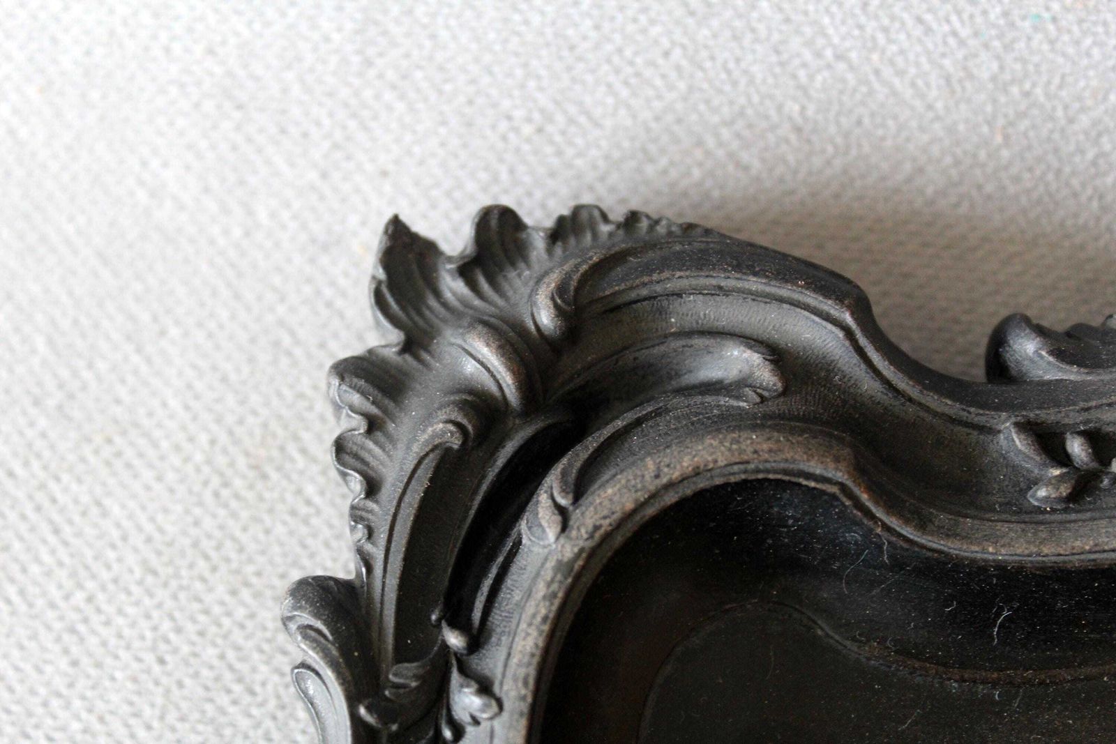 Antiek houten dienblad, geperst hout, Frans Napoleon Regency-stijl bureaubakje, kaartenbakje, dienblad, bureauorganizer, kaartenbakje, toilettafelblad photo for sale